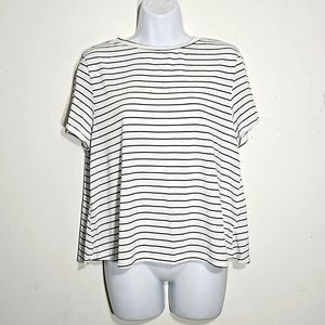 old navy active navy blue and white striped pull over top with overlay M